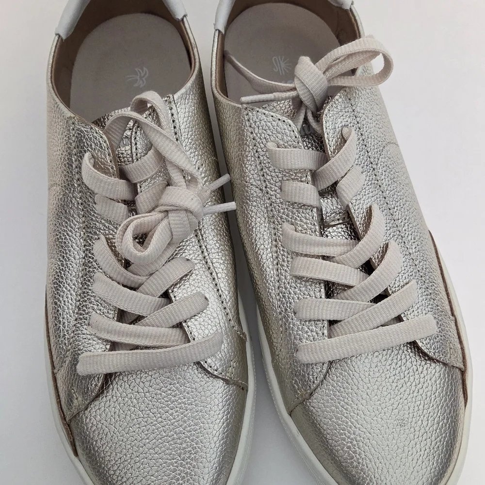 Soludos Ibiza Classic Leather Sneaker Platinum, Women's Sizes 10 New Without Box